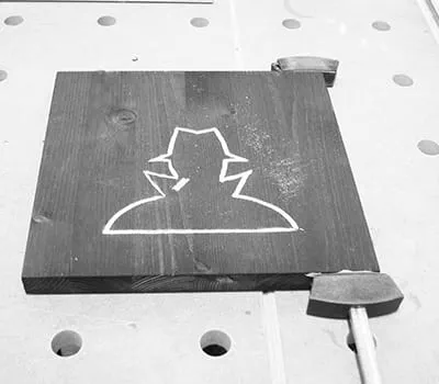 Rondom een figuur affrezen