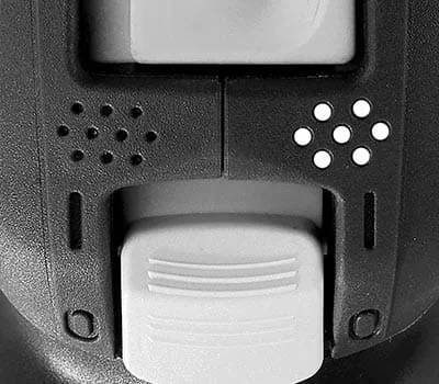 Oude verf op deur verwijderen door afschuren