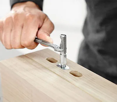 Ankerbout inschroeven