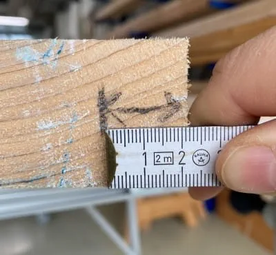 Instellen van de zaagdieptebegrenzing