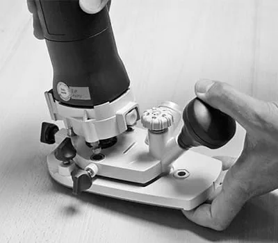 machine met oplegtafel verbinden