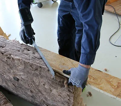 De schuine zaagsnede aanbrengen