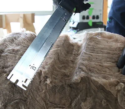 Uitgezaagd isolatiemateriaal