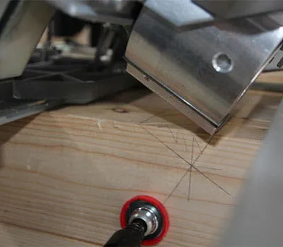 Groeffrees zijdelings uitlijnen