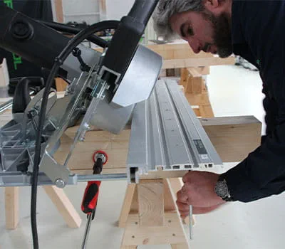 Geleiderail vastzetten