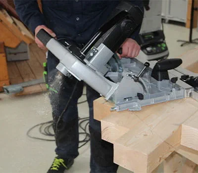 Kepersneden aan de spanten maken