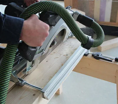 Ontbraming van de hoekkeperspanten uitvoeren