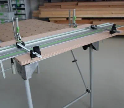 Boren van de voorste gatenrij