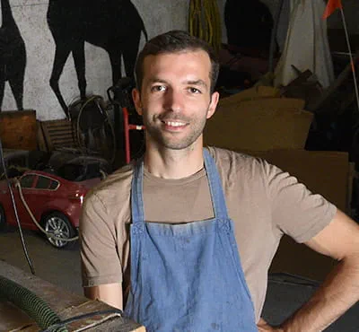 Paul de Livron in zijn atelier.
