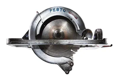 Een historische handcirkelzaag van Festo