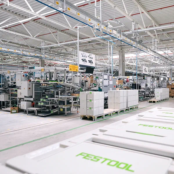 Een kijkje in de hal van de ultramoderne montagefabriek van Festool in Weilheim