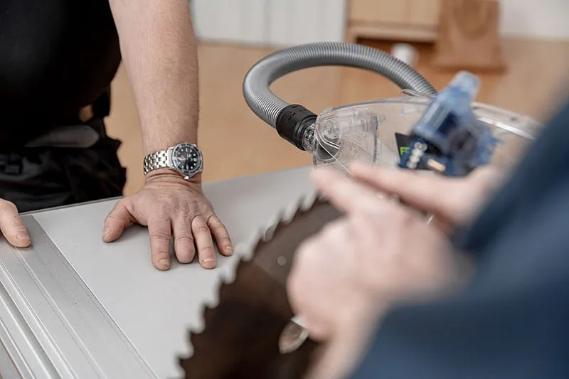 De Festool-tafelcirkelzaag TKS 80 met de SawStop-technologie