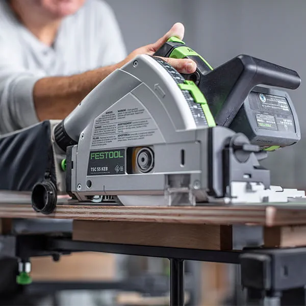 De Festool-invalcirkelzaag TSC 55 K met nieuw zaagblad Wood Fine Cut