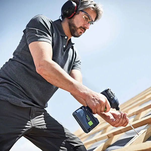 De Festool accu-slagschroevendraaier TID 18 in actie op de bouwplaats
