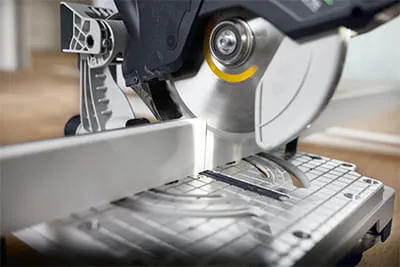 De nieuwe accu-plintenzaag SYMC 70 van Festool
