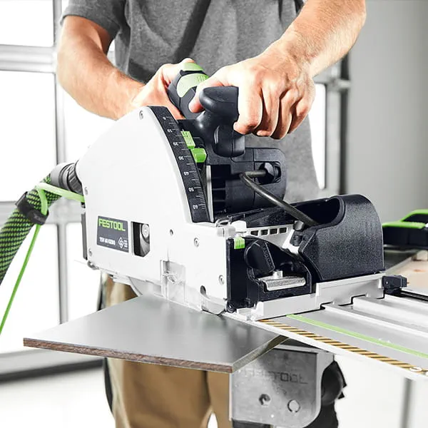 De nieuwe voorritser-invalcirkelzaag TSV 60 K van Festool in gebruik