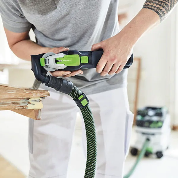 De accu-oscillerende machine Vecturo OSC18 van Festool in actie