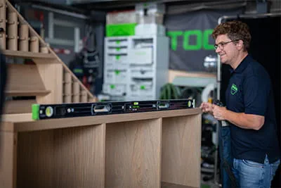 Gary Banks toont trots zijn verzameling gereedschappen