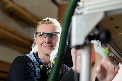 De Festool-handcirkelzaag komt in actie
