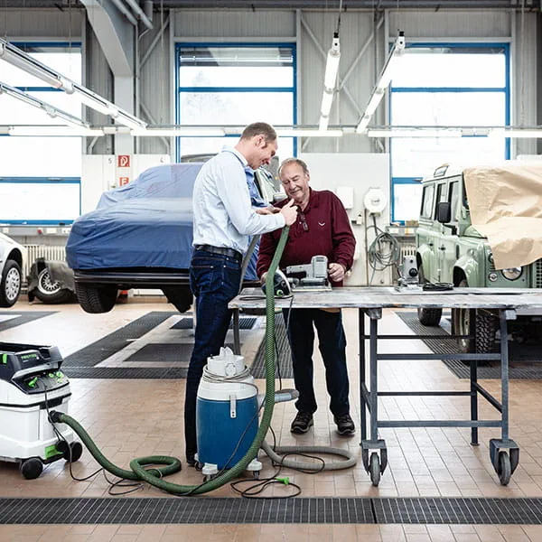Schuurwerkzaamheden in de werkplaats van Festool