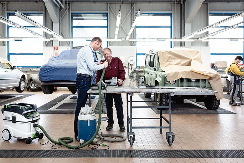 Schuurwerkzaamheden in de werkplaats van Festool