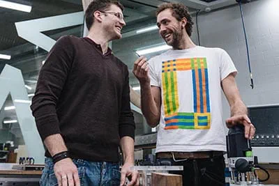 Schrijnwerkers in gesprek