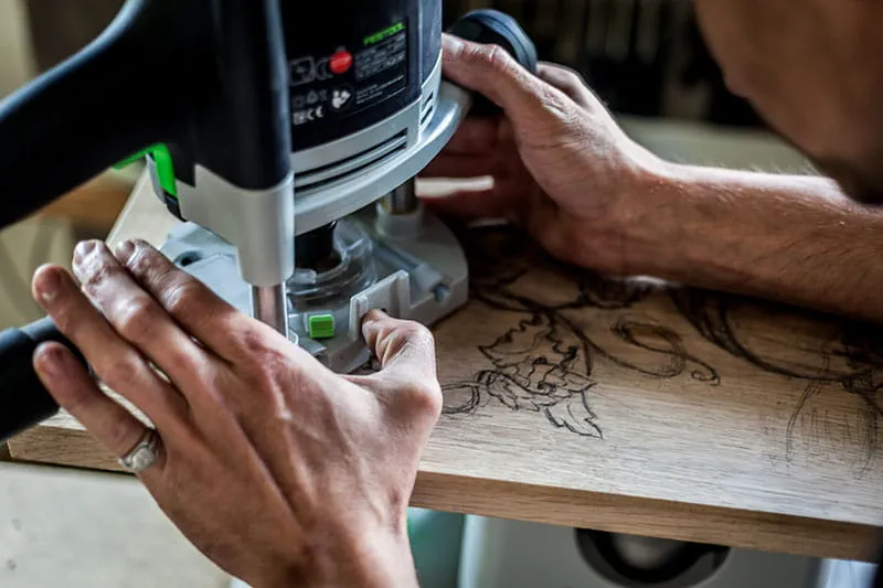 Frezen met de bovenfrees van Festool