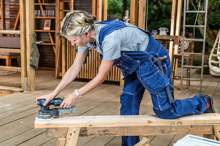De bewerking van het oppervlak met de elektrische gereedschappen van Festool