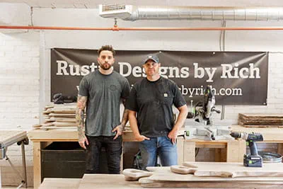 De beide oprichters van Rustic Designs by Rich