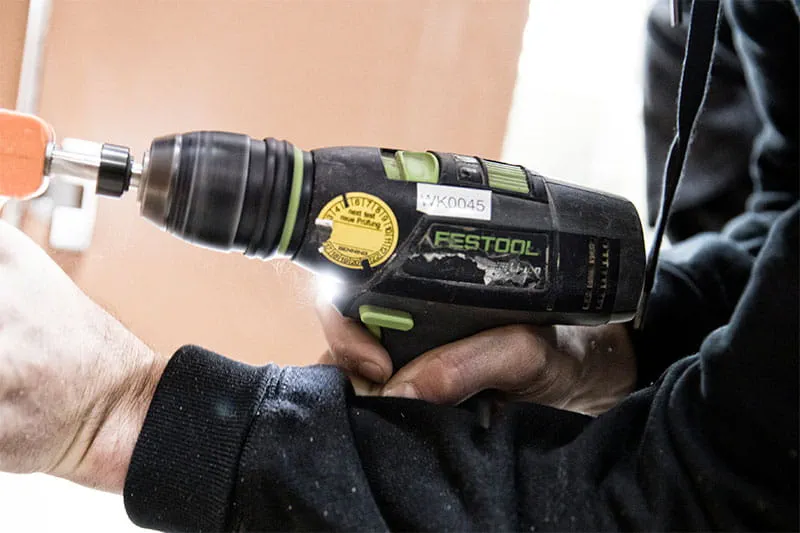 De accuboormachine van Festool in actie